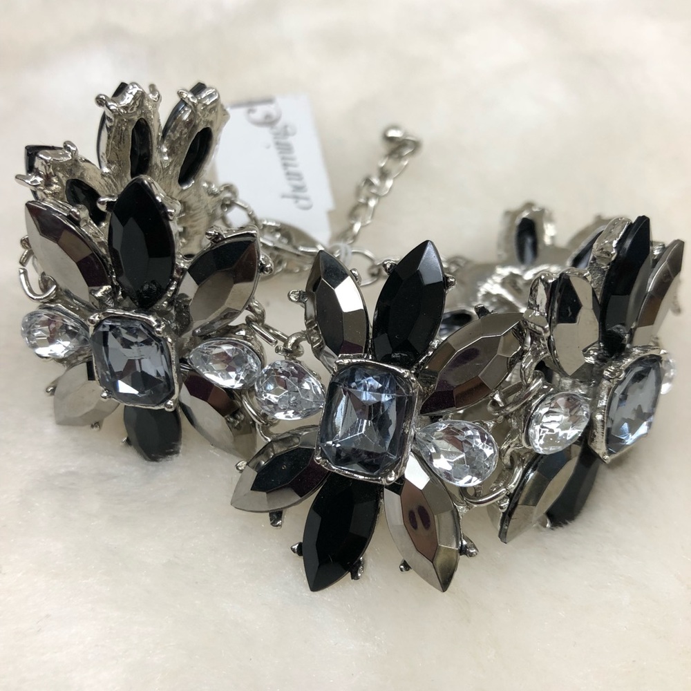 Super cute Charming Charlie NWT bracelet